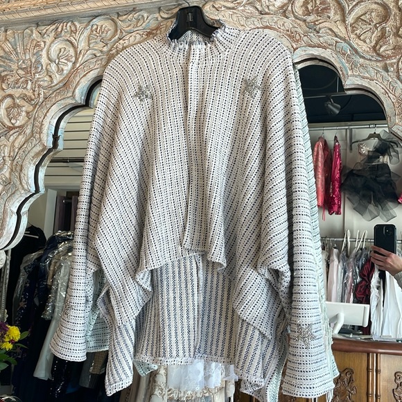 Lucia’s Sarto White and navy fringe sweater jacket with silver rhinestone stars - Picture 2 of 13